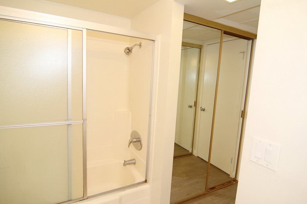 Bedroom with Shower and Bath at 3000 Asscoated Rd. Unit 53